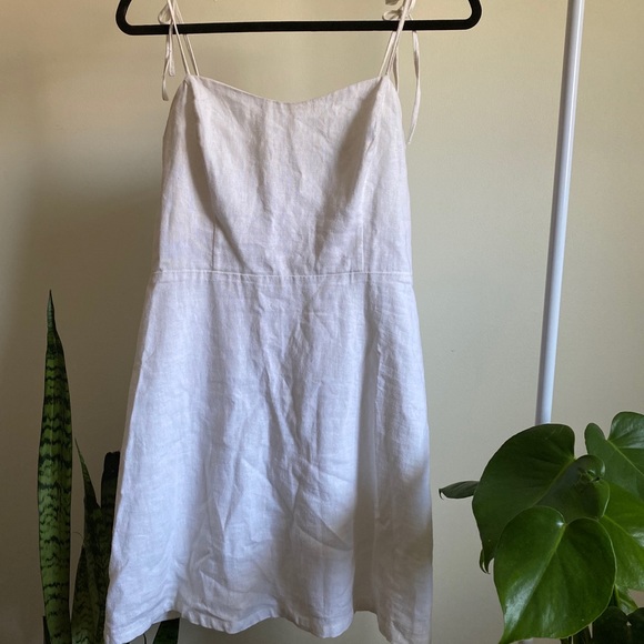 Dynamite White Mini Dress - Picture 1 of 2